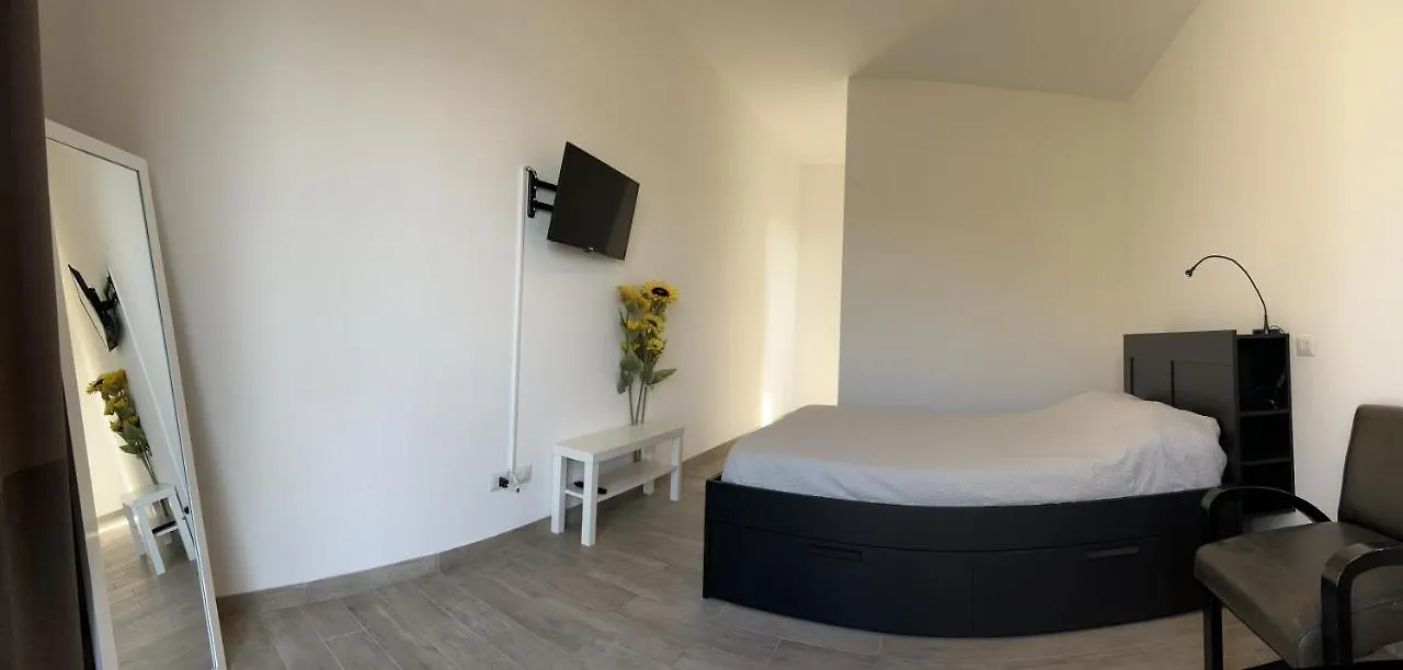Guest house Starwake Rooms On The Lake Porto Fuori