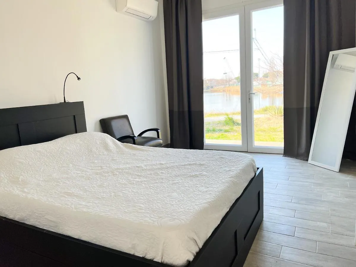 Starwake Rooms On The Lake Porto Fuori