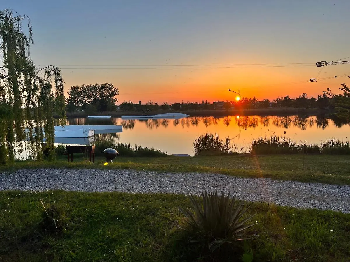 Guest house Starwake Rooms On The Lake Porto Fuori Italy