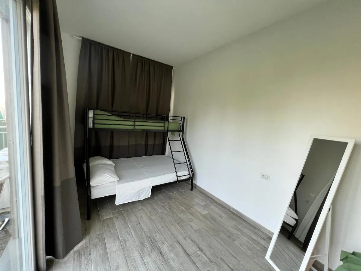 Guest house Starwake Rooms On The Lake Porto Fuori Italy